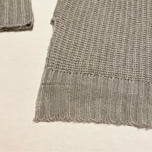 Ex-Girlfriend Womens Long Sleeve Sweater Cut Out Shoulders Size XL - Picture 13 of 16